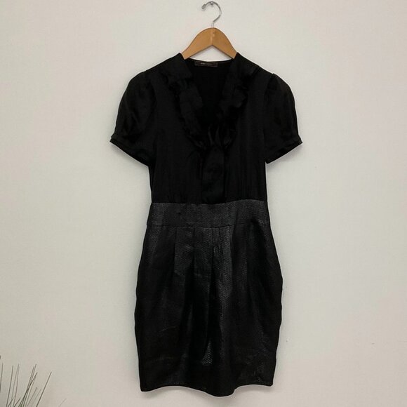BCBG MaxAzria Short Sleeve Tie-Neck Fitted Shift Dress Size 4 Black - Picture 1 of 3